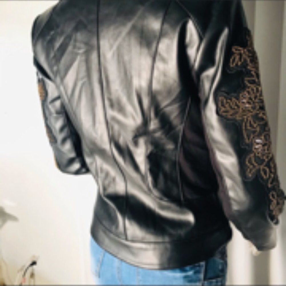 (NWT) G BY GIULIANA BLACK (FAUX) LEATHER EMBROIDERED MOTO JACKET!